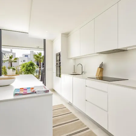 Vivi Homes - Lady Pool, Garden, Patio & Fuengirola