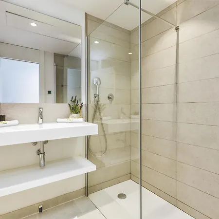 Apartment Vivi Homes - Lady Pool, Garden, Patio &