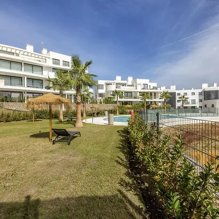 Vivi Homes - Lady Pool, Garden, Patio & Apartment *